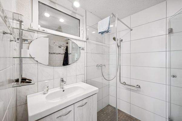 Modernisiertes Badezimmer im Erdgeschoss