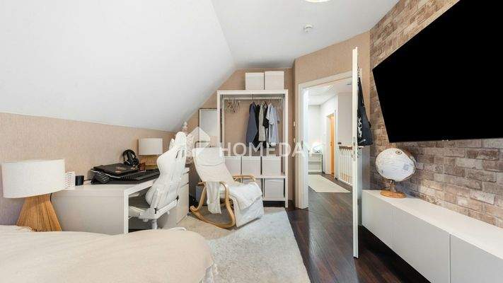 1. OG Schlafzimmer 2 2