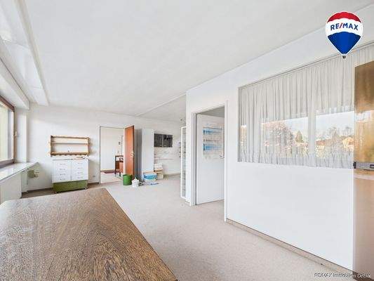 RE/MAX Immobilien DeLux Wohn-Geschäftshaus Merzig Büro