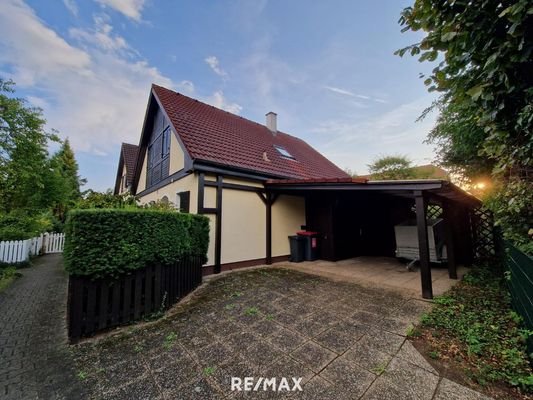 Haus mit Carport