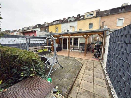 Terrasse mit Überdachung