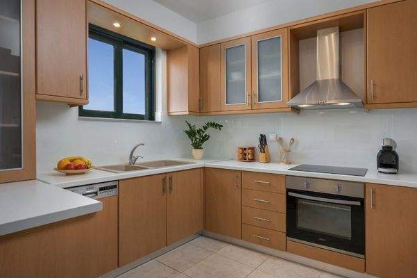 Kreta, Afrata: Premium-Villa mit Meerblick zu verkaufen