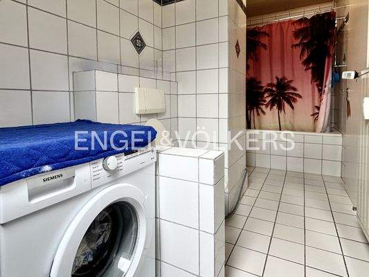 Badezimmer mit Fenster