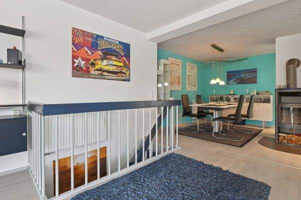 EG Essbereich Kamin und Treppen