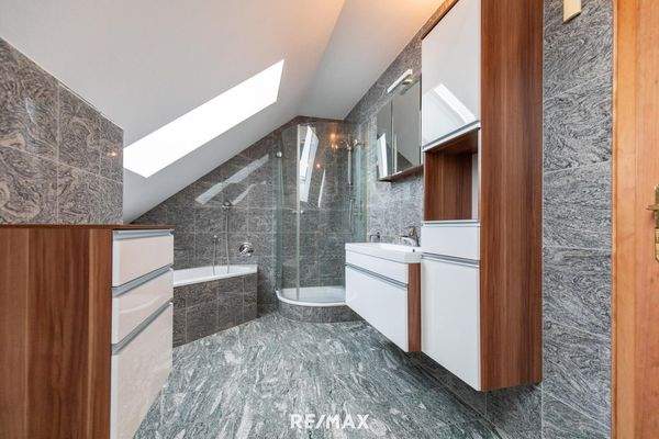 20. Badezimmer Obergeschoss