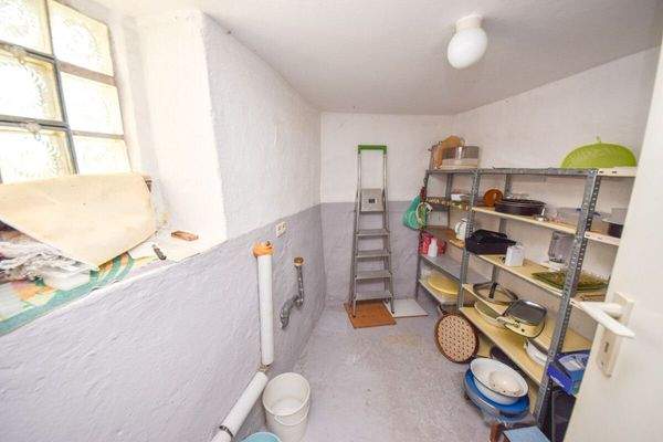 EG Abstellraum mit WM-Anschluss