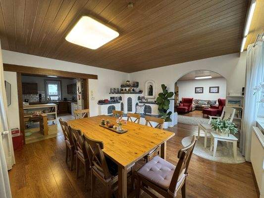 Esszimmer mit offener Küche (1.OG)
