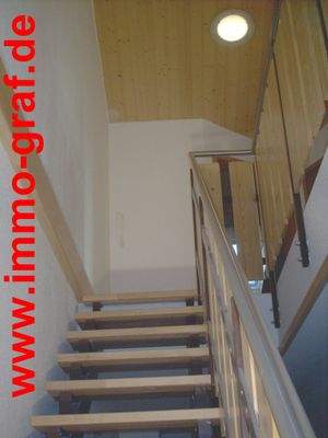 Treppenaufgang zum DG_001298_2w.JPG