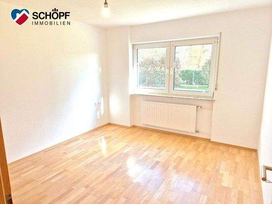 Schlafzimmer 1 (Eltern)