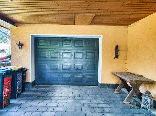 Garage nach hinten versetzt