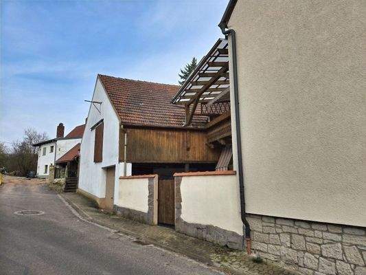 Nebengebäude + Zugang Innenhof