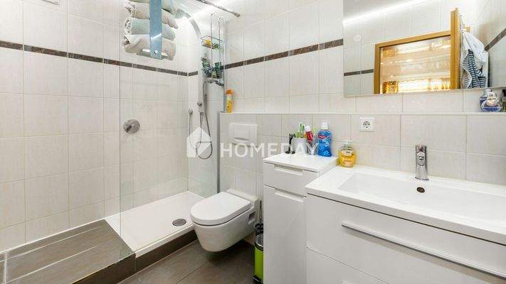 2. OG Badezimmer 1 1