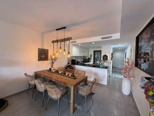 Essbereich mit offener Küche 