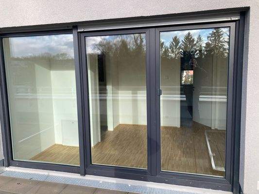 4. Haus 35 2. OG Blick vom Balkon in das Studio