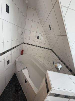 Bad OG mit Eckbadewanne