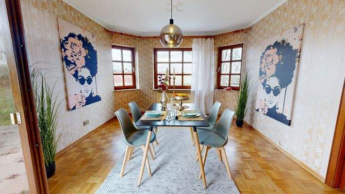 Großzügig geschnitten