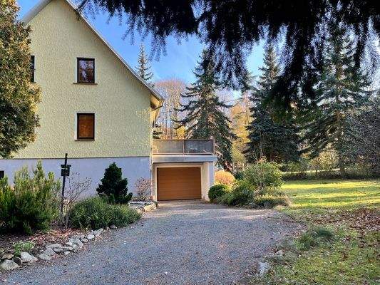 PD2842-Intern3#Blick Objekt mit Garage.jpg