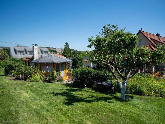 Erholungswiese im hinteren Grundstücksbereich