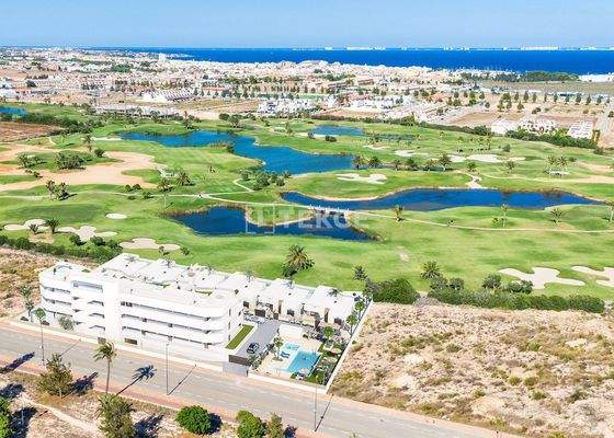 Large 2 & 3-Bedroom Apartments Close to Golf Course in Los Alcázares