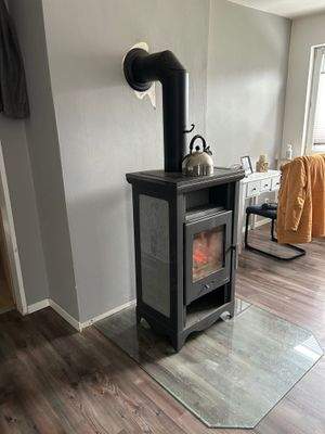 Gemütlicher Kaminofen im 1. OG