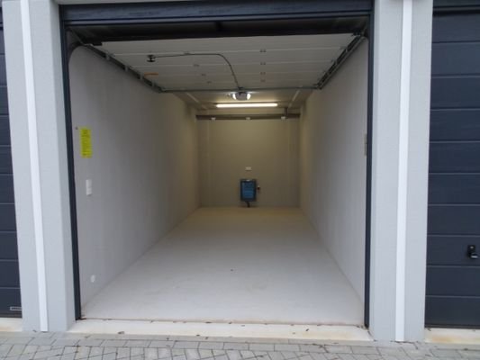 Handwerkergarage mit Strom