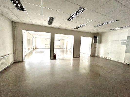 Geschäftsräumlichkeiten EG