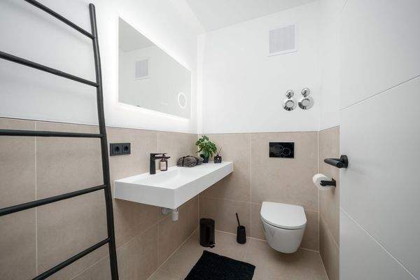 Gäste WC mit Schminktisch