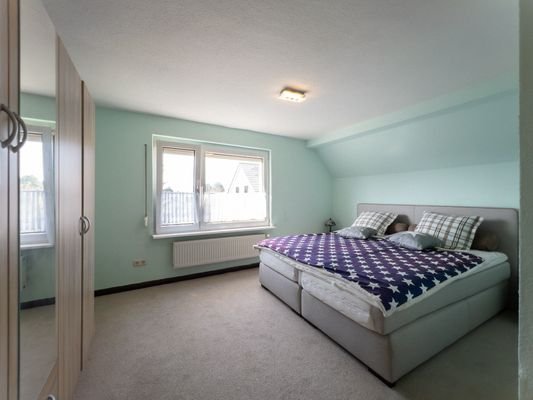 Schlafzimmer im OG