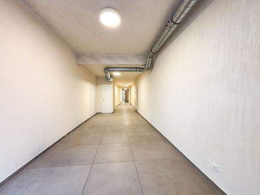 13 Ladenfläche "hinten"