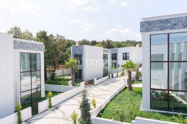 Elegant Villas with Pool and Garden in İstanbul, Şile