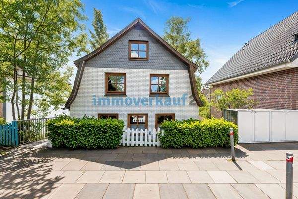 Hausansicht - (KI generiert)