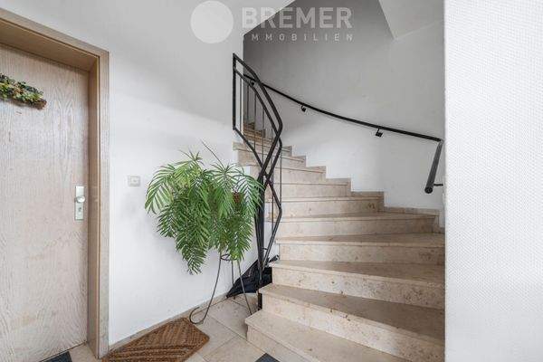 Treppenhaus Eingang links