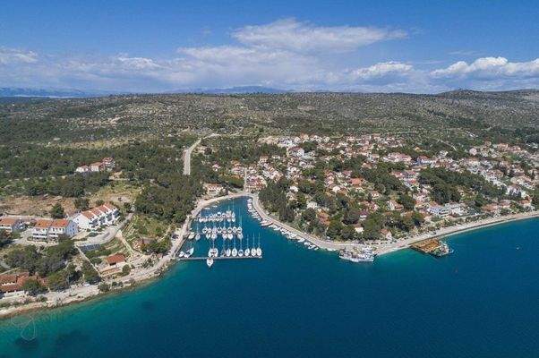 e7885a81-fdf3-4e02-b8c1-836de0047aed