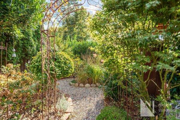 Liebevoll angelegter Garten