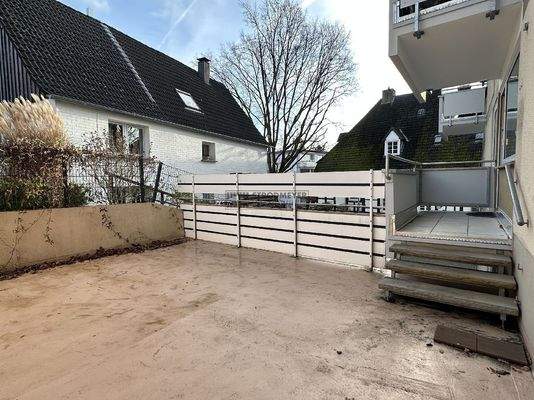 mit angrenzender Terrasse