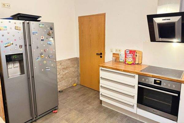 Küche Bild 2 (1.OG links).jpeg