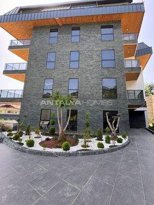 Luxury Real Estate with Swimming Pool in Alanya Center