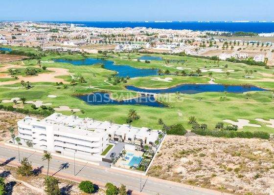 2 and 3-Bedroom Flats with Pool near the Golf Club in Los Alcazares