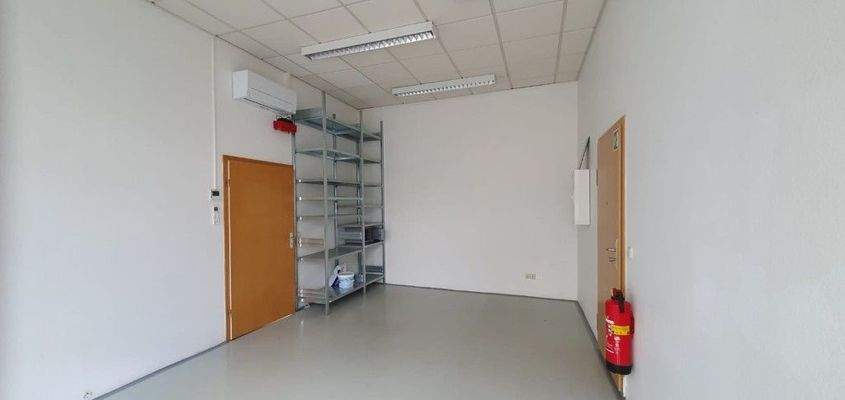 Lager-Büroraum