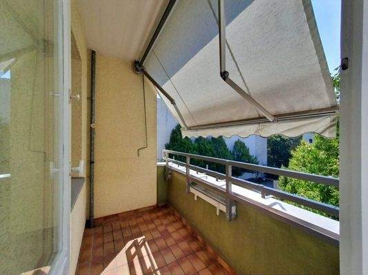 Balkon mit Markise