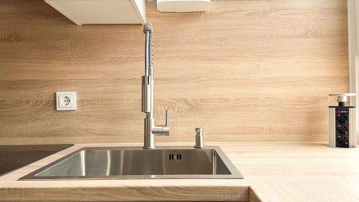 Waschbecken mit Seifenspender