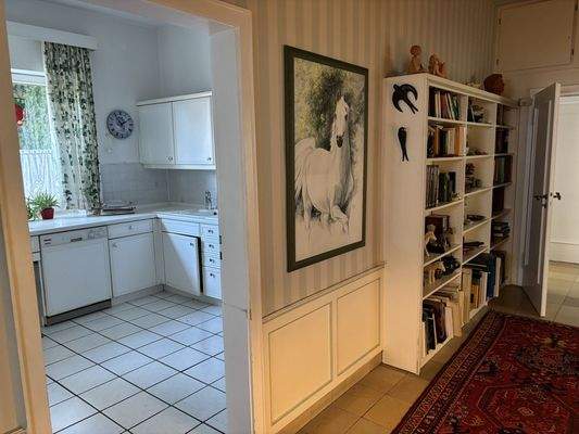 3139 Diele mit Blick in die Küche