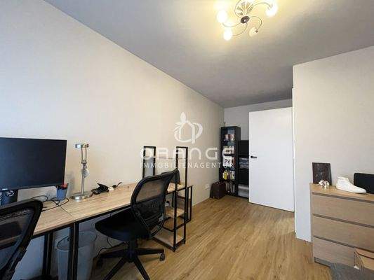 Nüchtern als Büro...