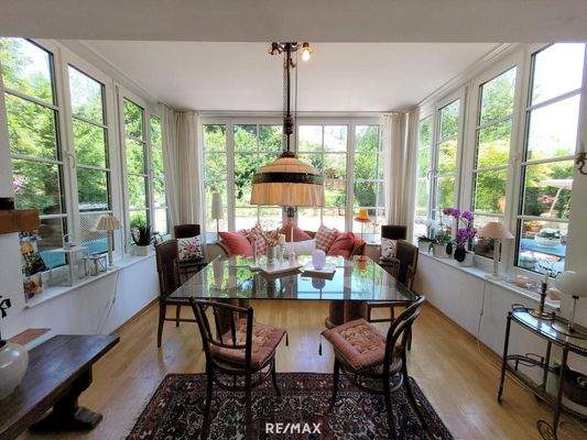 Schöner Speisebereich im Erker