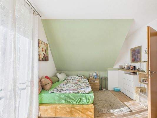 Schlaf-/ Kinderzimmer