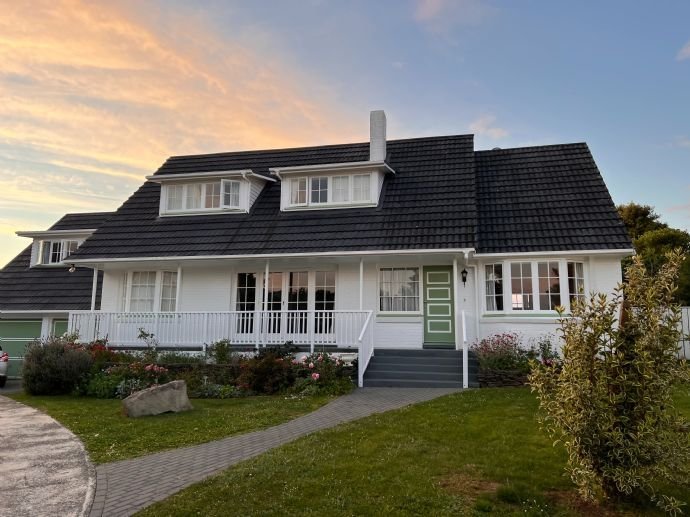Ansprechendes Einfamilienhaus mit großflächiger Terrasse im schönen Alpenvorland