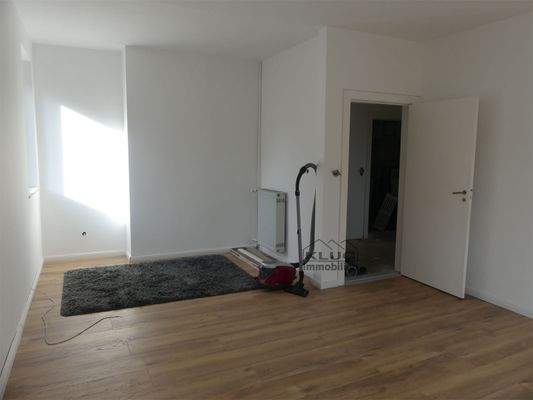 Großes Balkonzimmer im OG