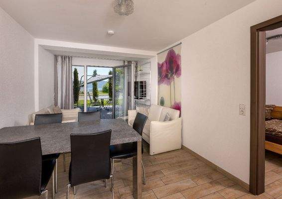 Essplatz mit Seesicht.jpg