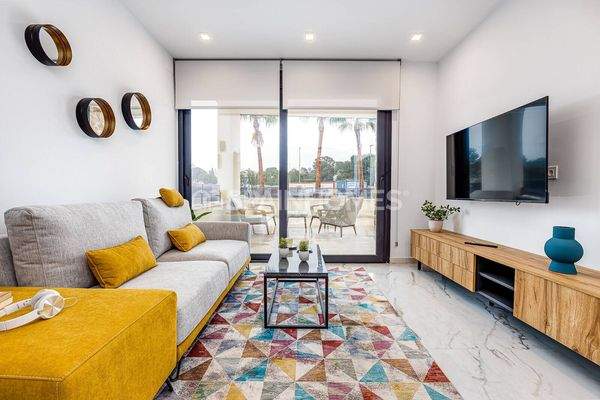 Stylish 2-Bedroom Flats with Shared Pool in Torrevieja