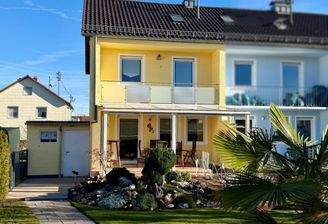 Familienfreundliches Zuhause mit liebevoll angelegtem Garten